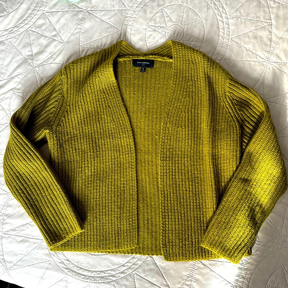 Green banana republic cardigan